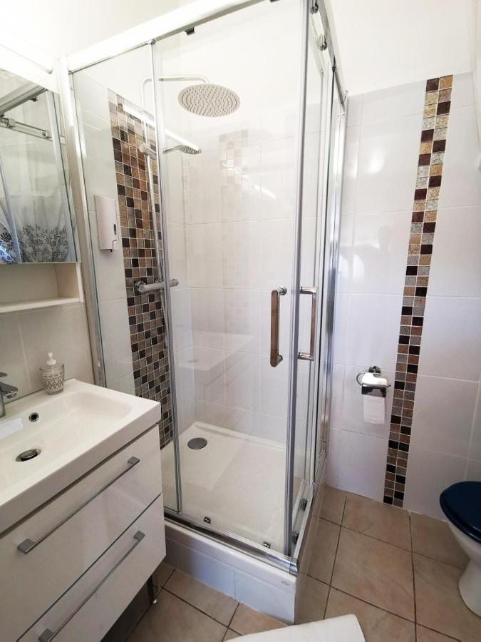 Hotes'Octon Buitenkant foto